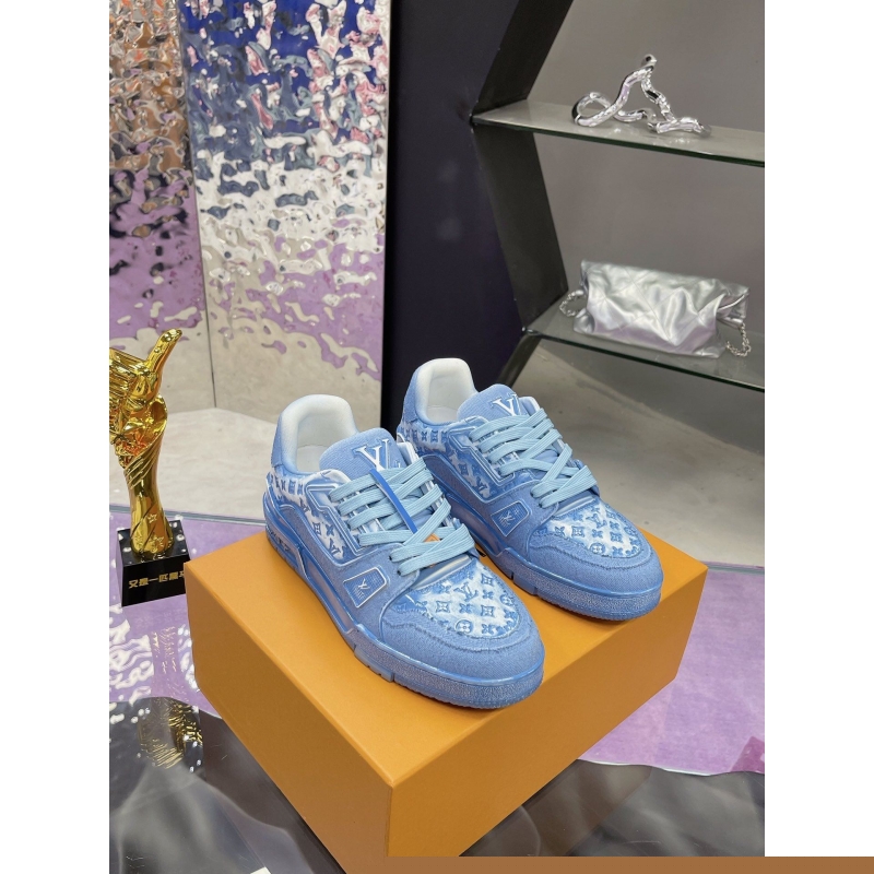 l**is V*t*n sneakers